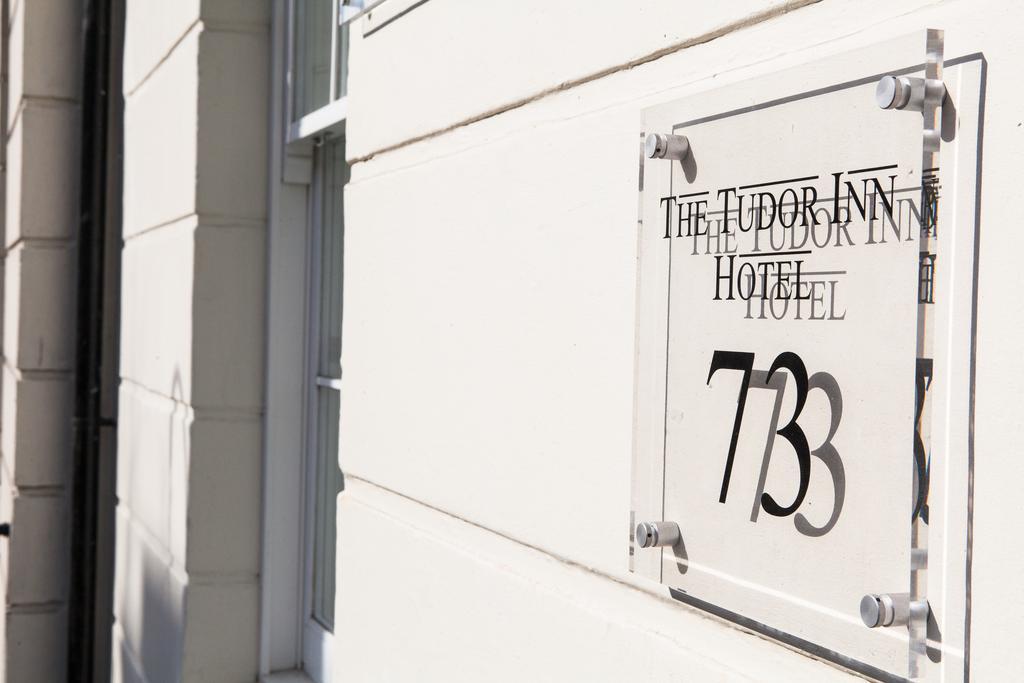 The Tudor Inn Hotel Лондон Екстер'єр фото